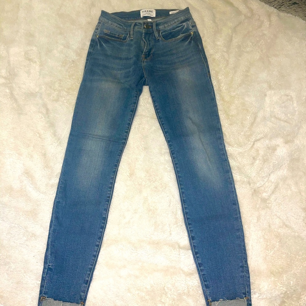 FRAME blue jeans